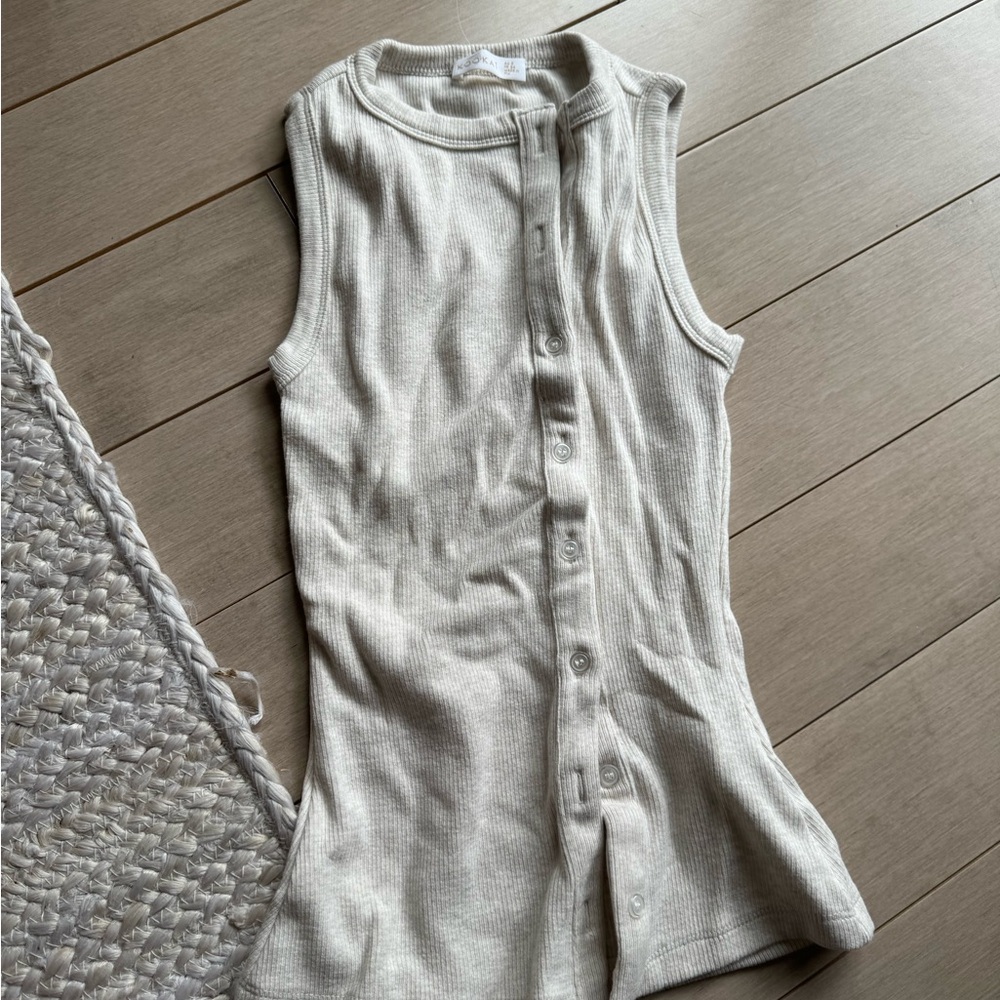 Sleeveless Ribbed Button-Down Top